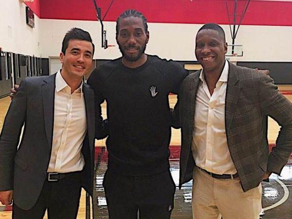 布伦森比赛中换鞋，从Kobe 3换回Kobe 6（布伦森赛场临时换鞋：由Kobe 3改穿Kobe 6）