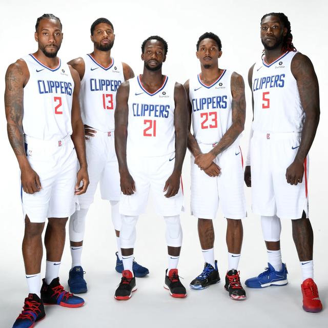 汪涵老婆杨乐乐带儿子参加马术比赛 11岁的沐沐侧脸像爸爸（杨乐乐陪儿子出战马术赛，11岁沐沐侧颜神似汪涵）